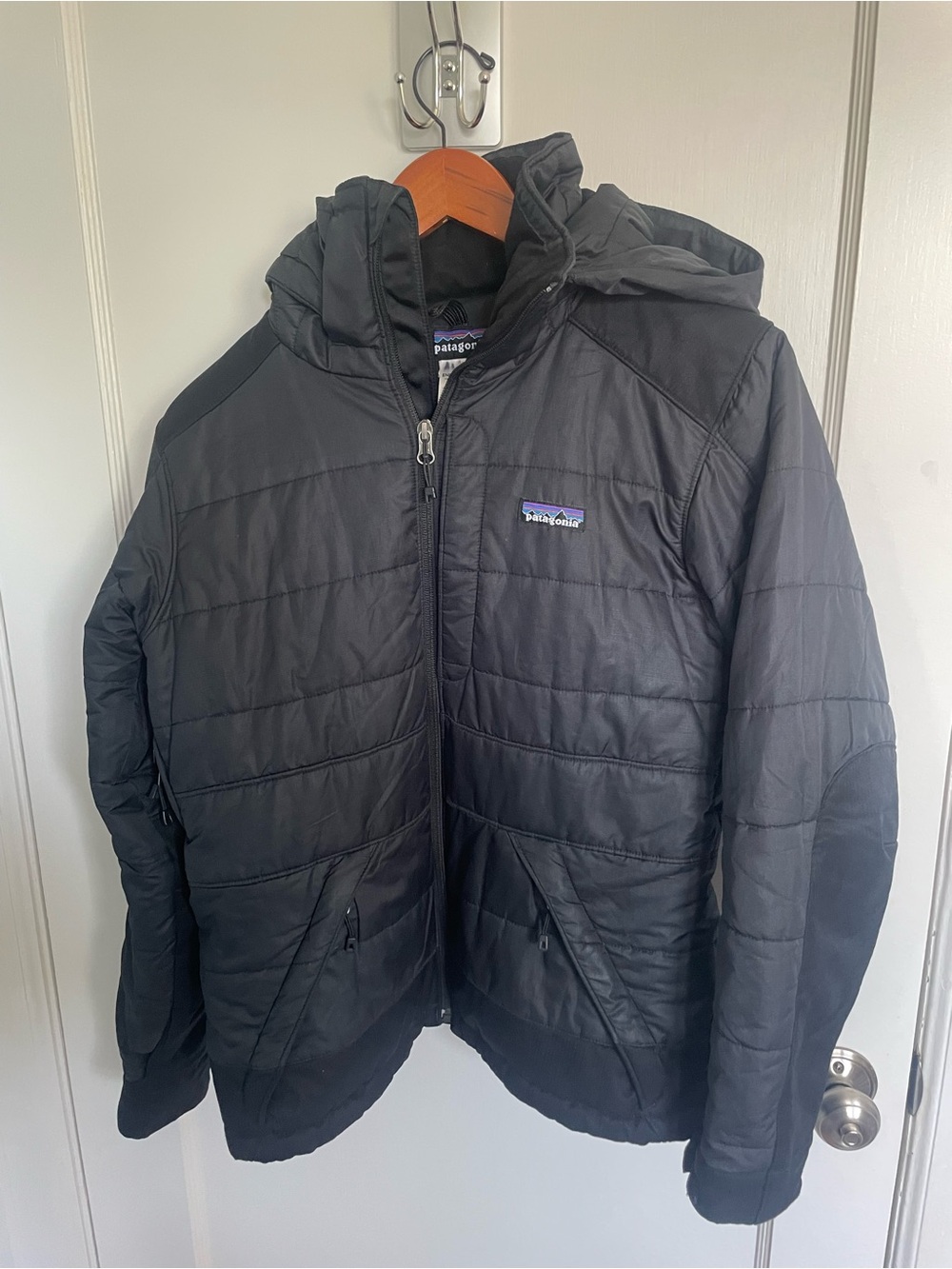 Patagonia Women's Hooded Hybrid Insulated Jacket Black Size Small - Picture 2 of 6